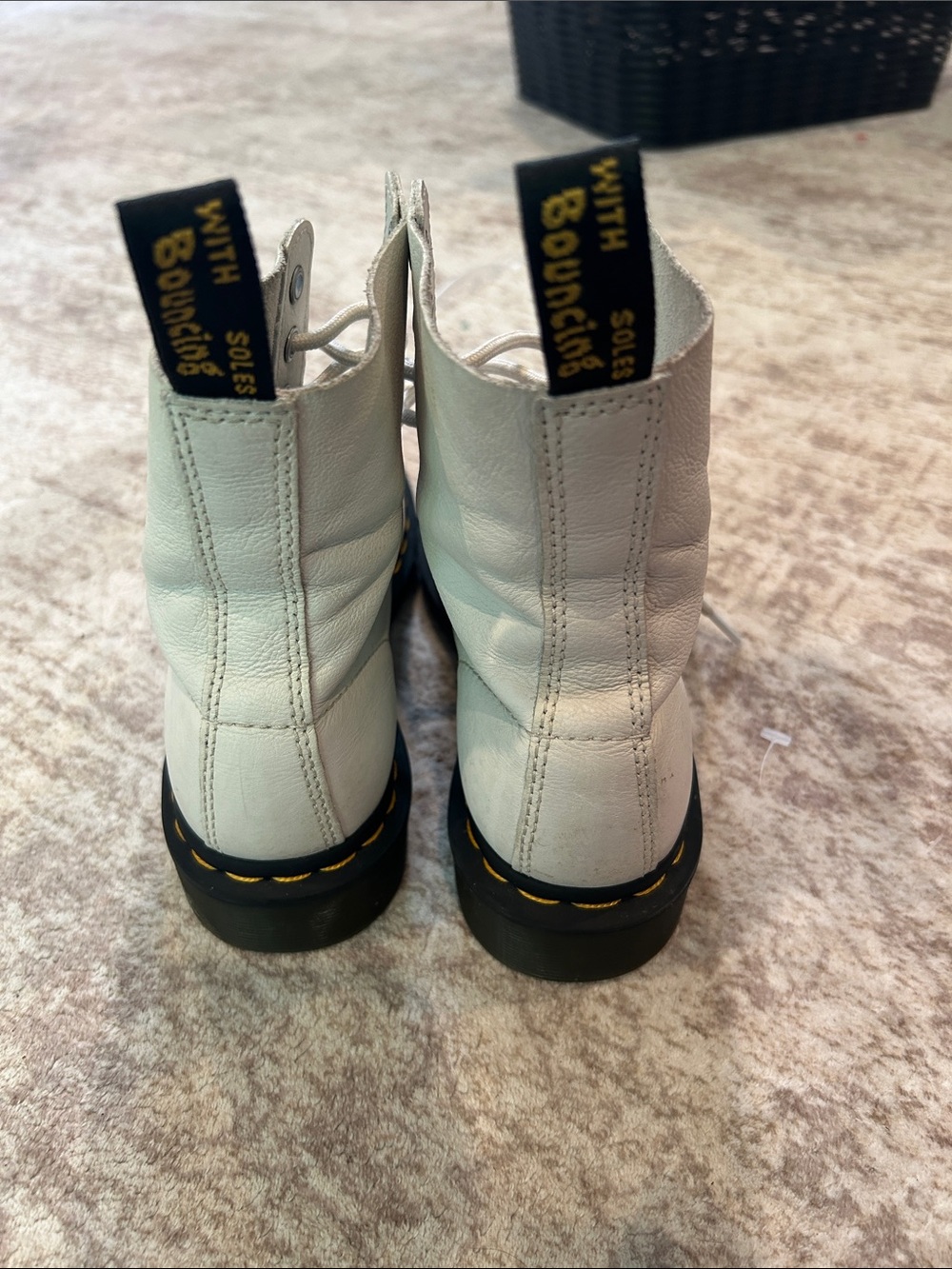 Dr. Martens White Leather Lace-Up Boots size 7 - Picture 3 of 9